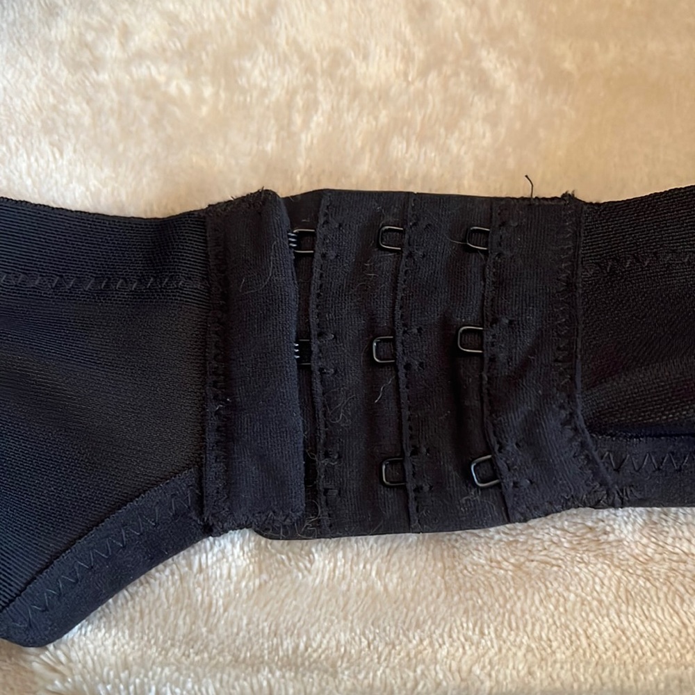 Elomi black bra size 40N